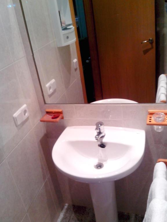 Hotel Rc Ramon Y Cajal Куэнка Номер фото